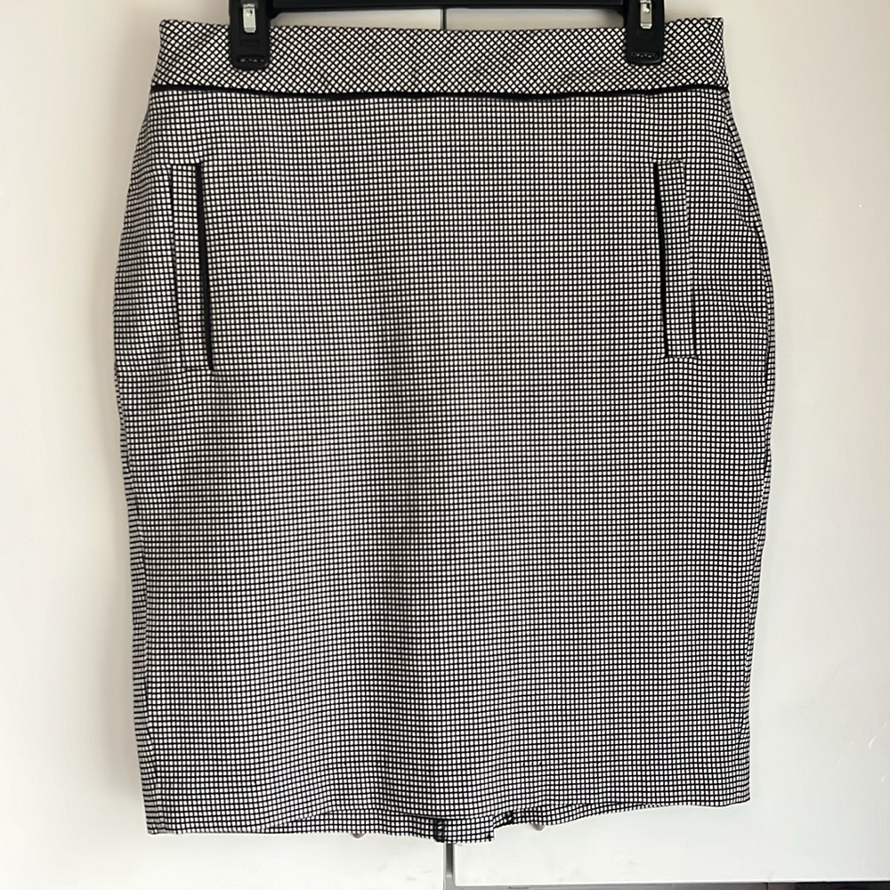 Philosophy Stretchy Pencil Skirt, White & Black Checked, Slash Pockets, Size 8